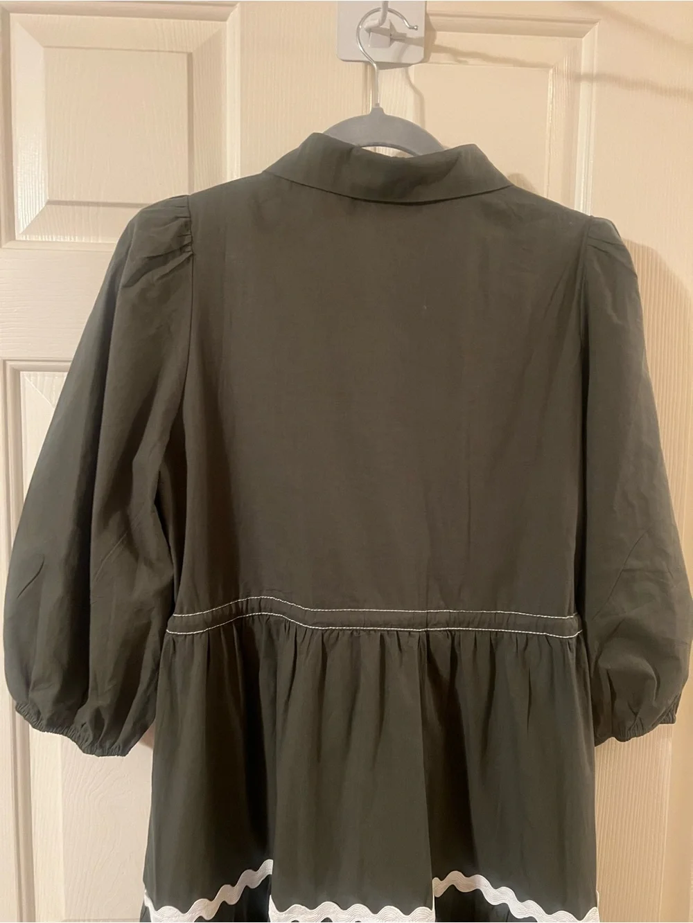NWT Olive Green Tiered Button Front Midi Dress with White Ric Rac Trim Sz Small - Picture 5 of 10